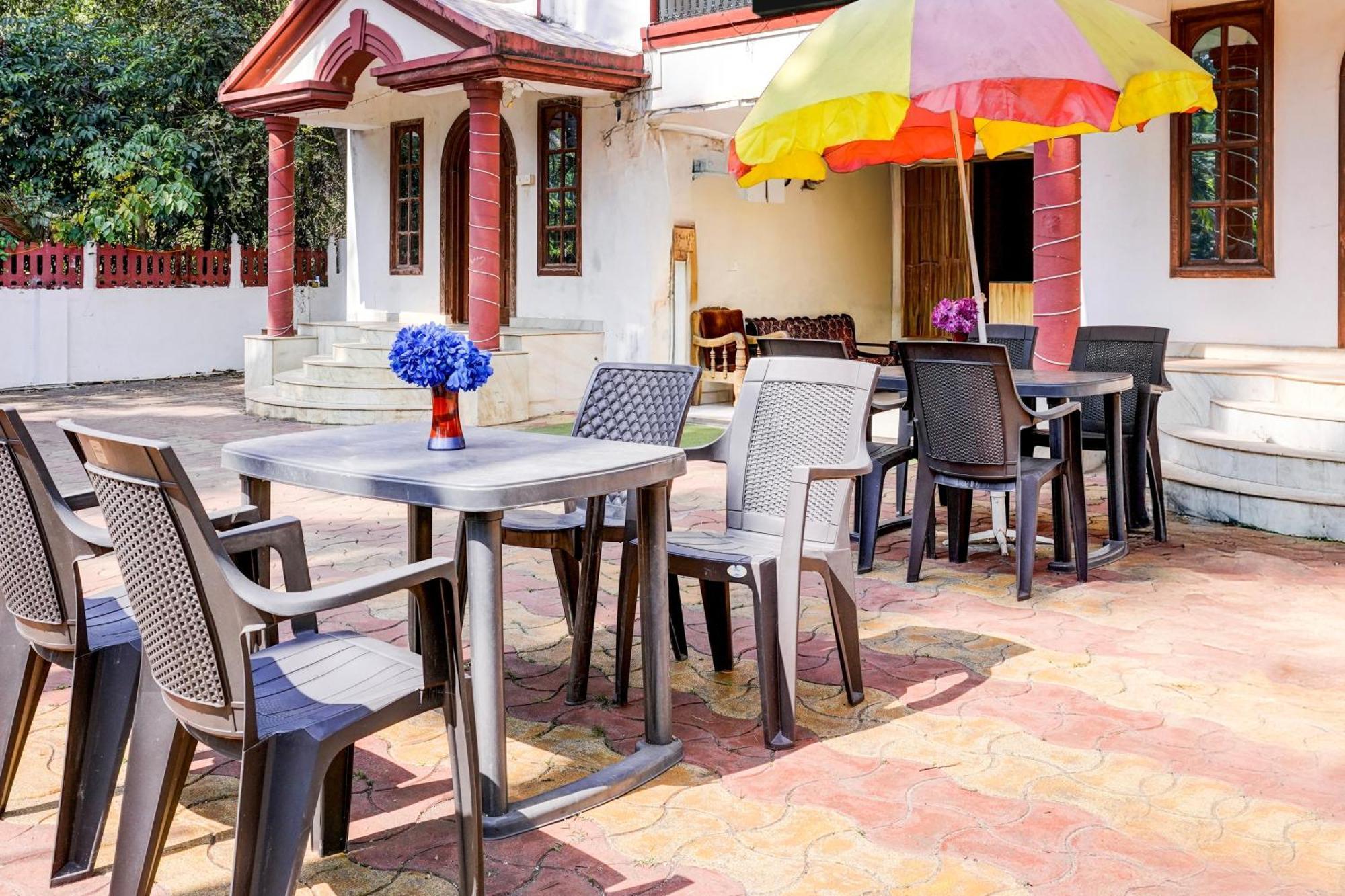 Oyo Flagship Triple Beach Guest House Benaulim Eksteriør billede
